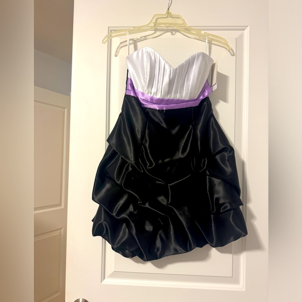 Jessica McClintock Size 3 Satin Mini Formal Dress with Lilac Sash